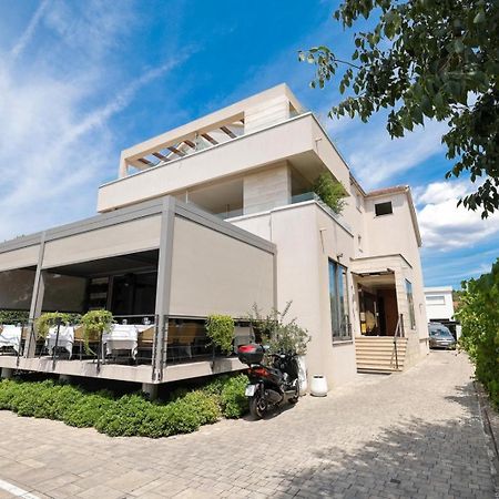 Rooms & Restaurant Matanovi Dvori Сукошан Екстер'єр фото